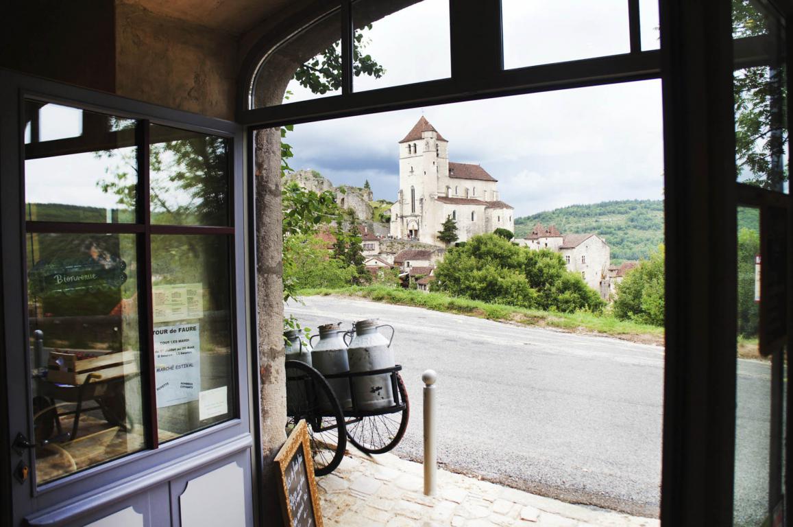 Take a break in Saint-Cirq-Lapopie